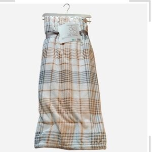 NWT Deco Soft Plush Throw 50x70